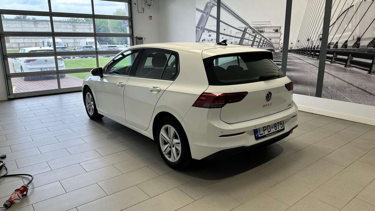 Volkswagen Golf - 6