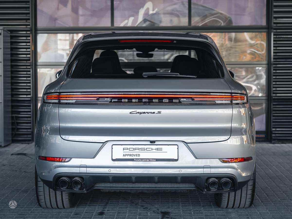 Porsche Cayenne - 4