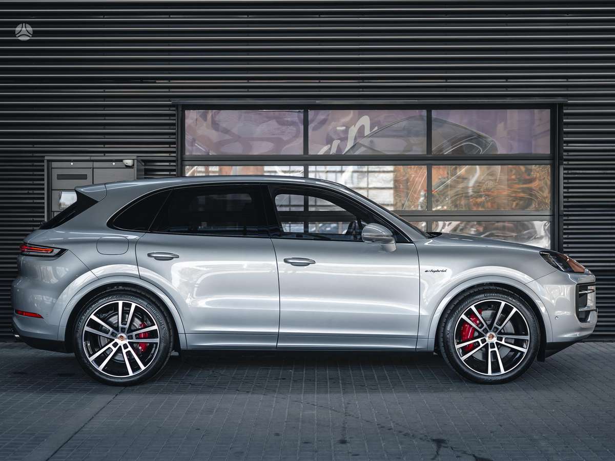 Porsche Cayenne - 6