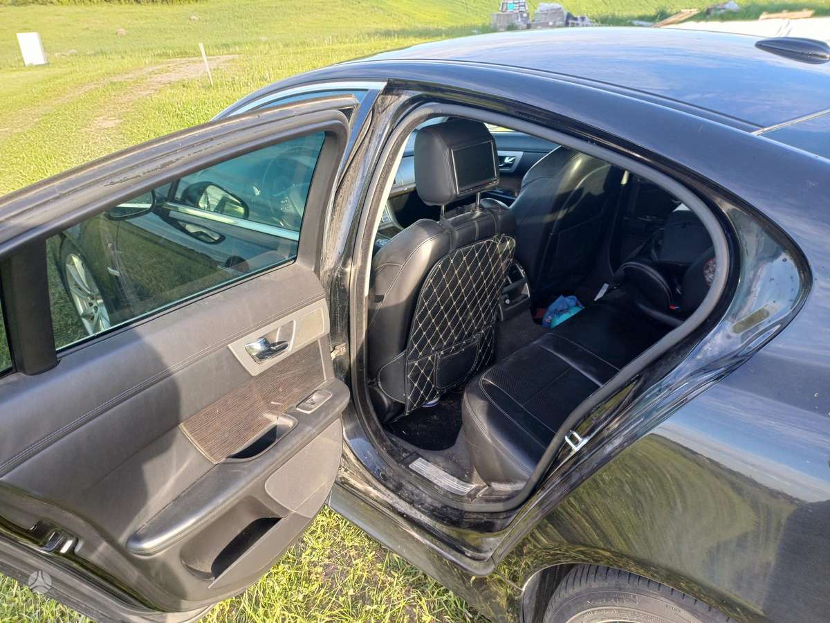 Jaguar XF, 3.0 l., Седан
