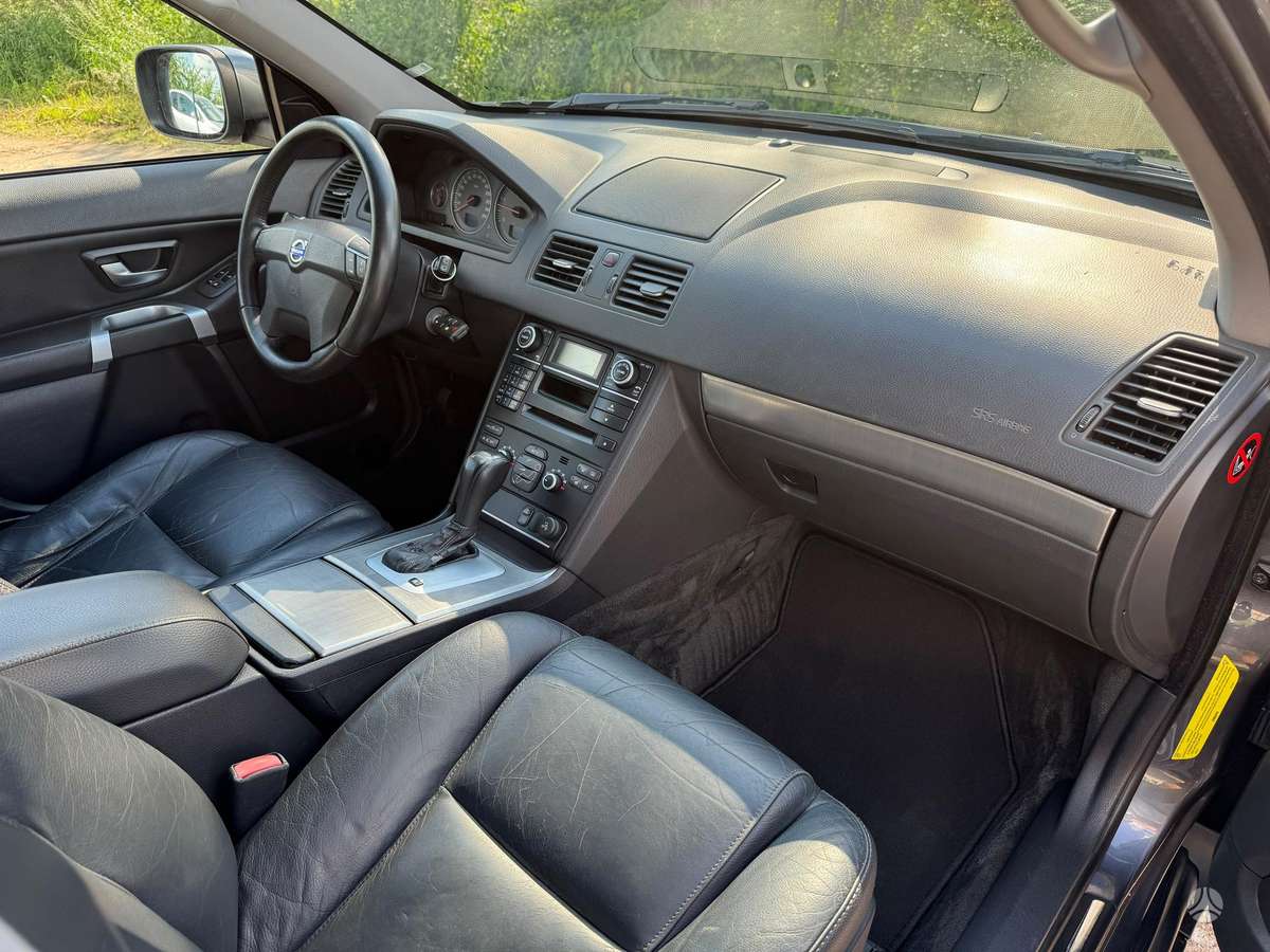 Volvo XC90 - 8