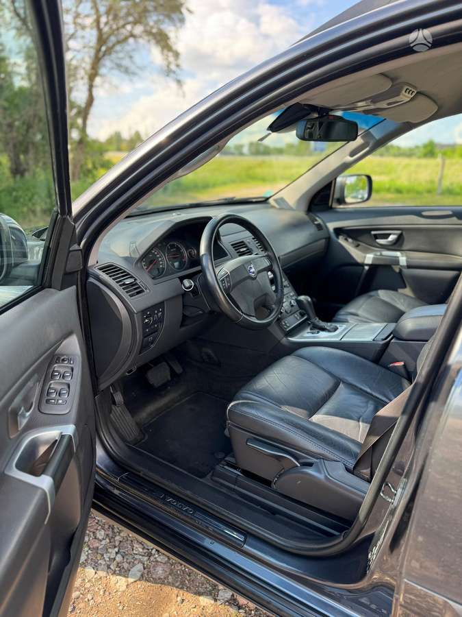 Volvo XC90 - 11