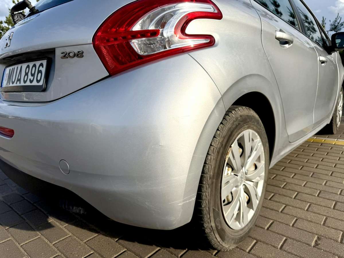 Peugeot 208, 1.2 l., hatchback