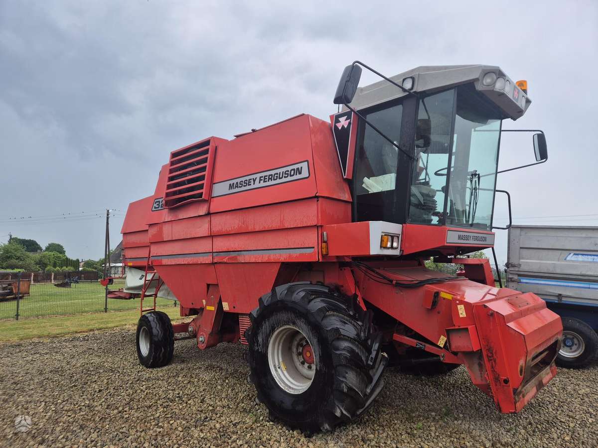 Massey Ferguson 32, combine harvesters