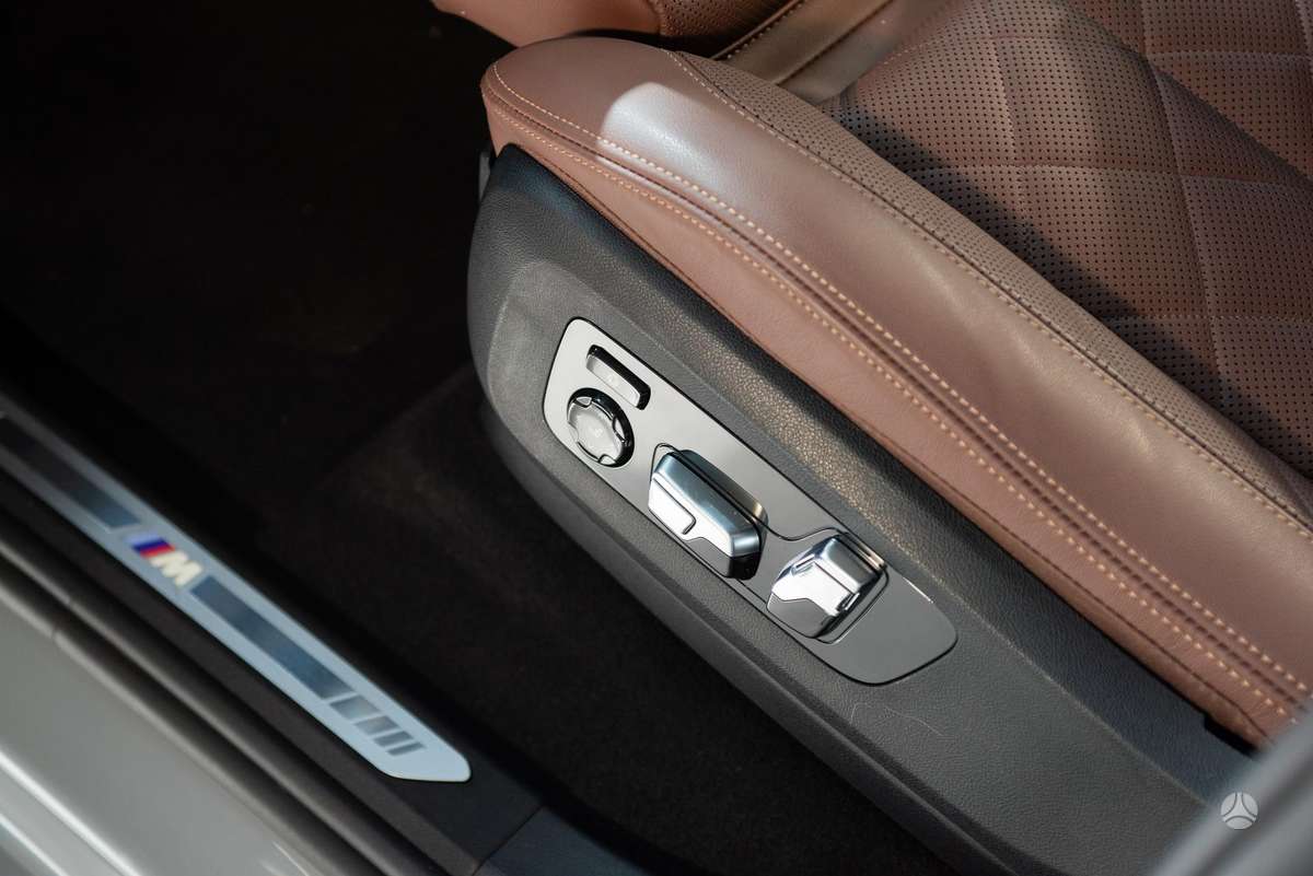 BMW X5, 3.0 l., off-road / crossover