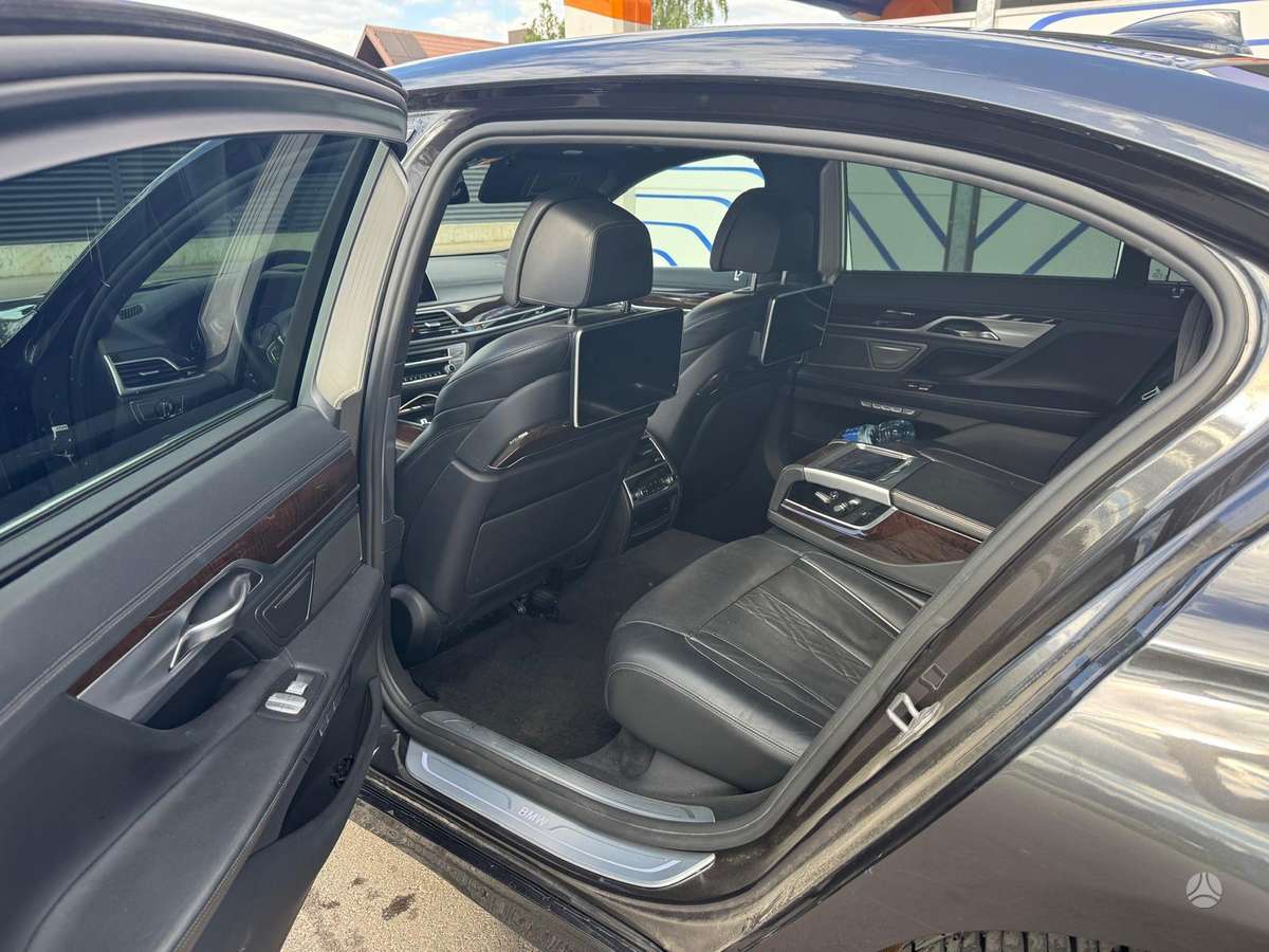 BMW 740, 3.0 l., Лимузин