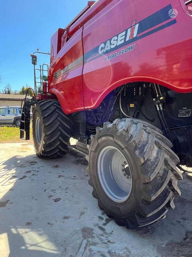 Case-IH 5088, kombainai