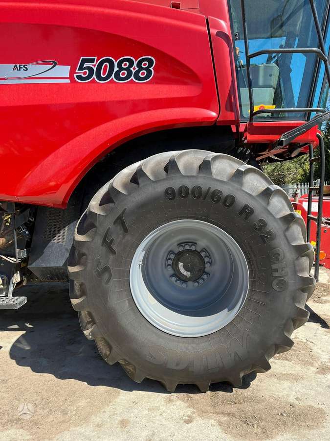 Case-IH 5088, kombainai