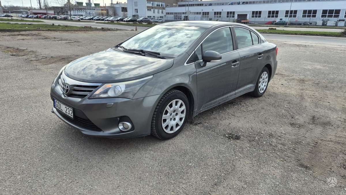 Toyota Avensis - 1