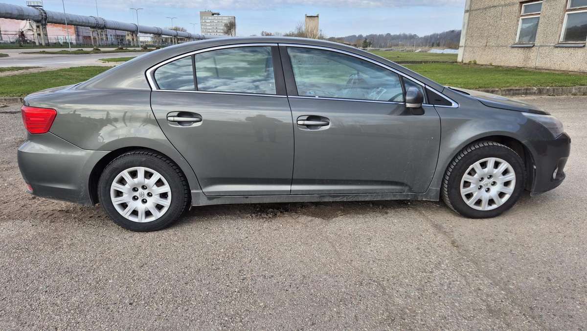 Toyota Avensis - 6
