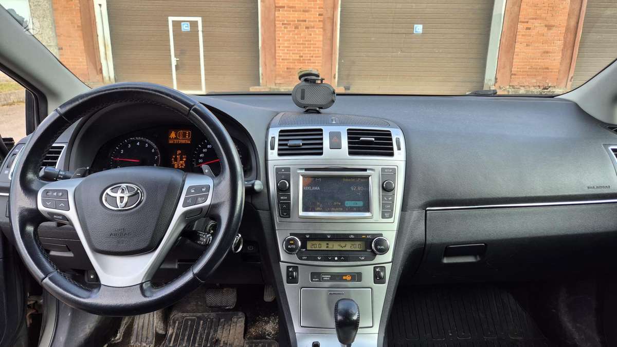 Toyota Avensis - 7