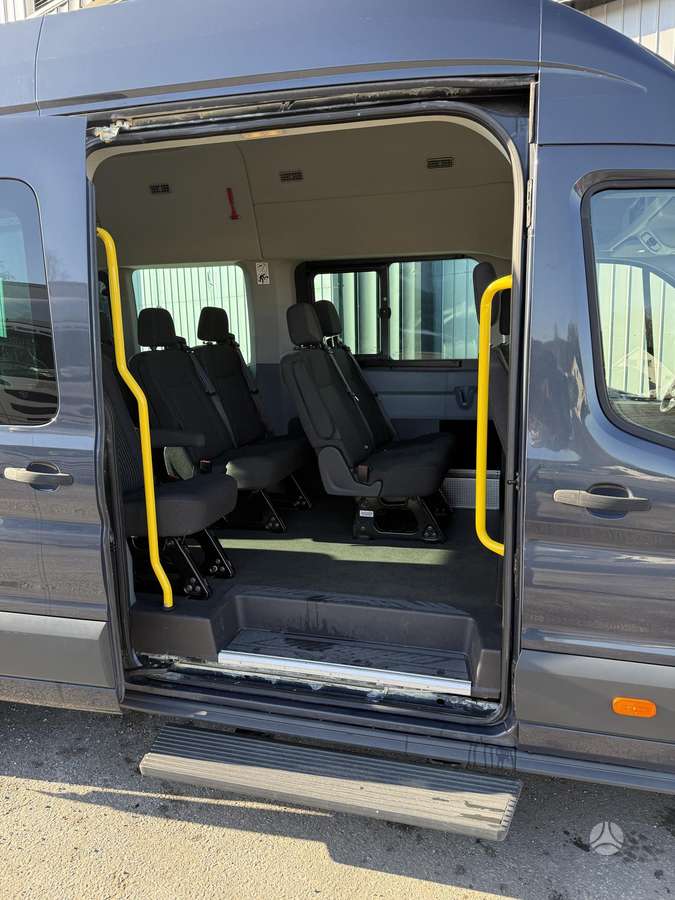 Ford Transit, passenger minibus