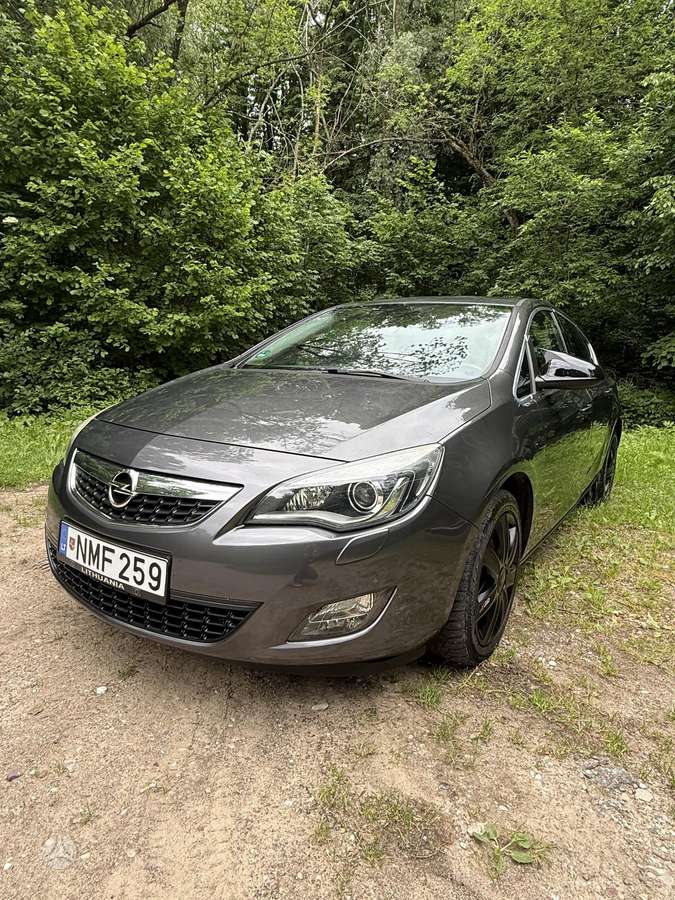 Opel Astra, 1.4 l., Хэтчбек