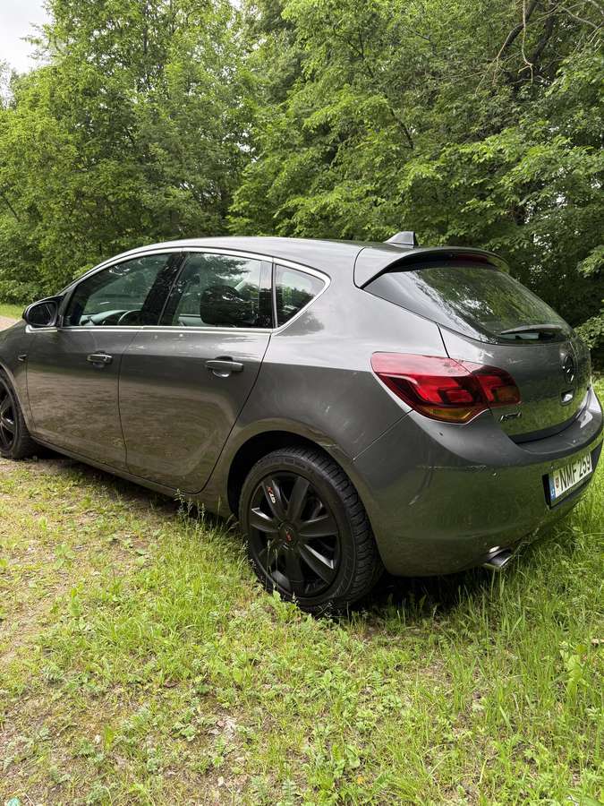 Opel Astra, 1.4 l., hatchback