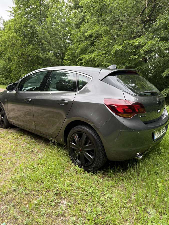 Opel Astra, 1.4 l., Хэтчбек