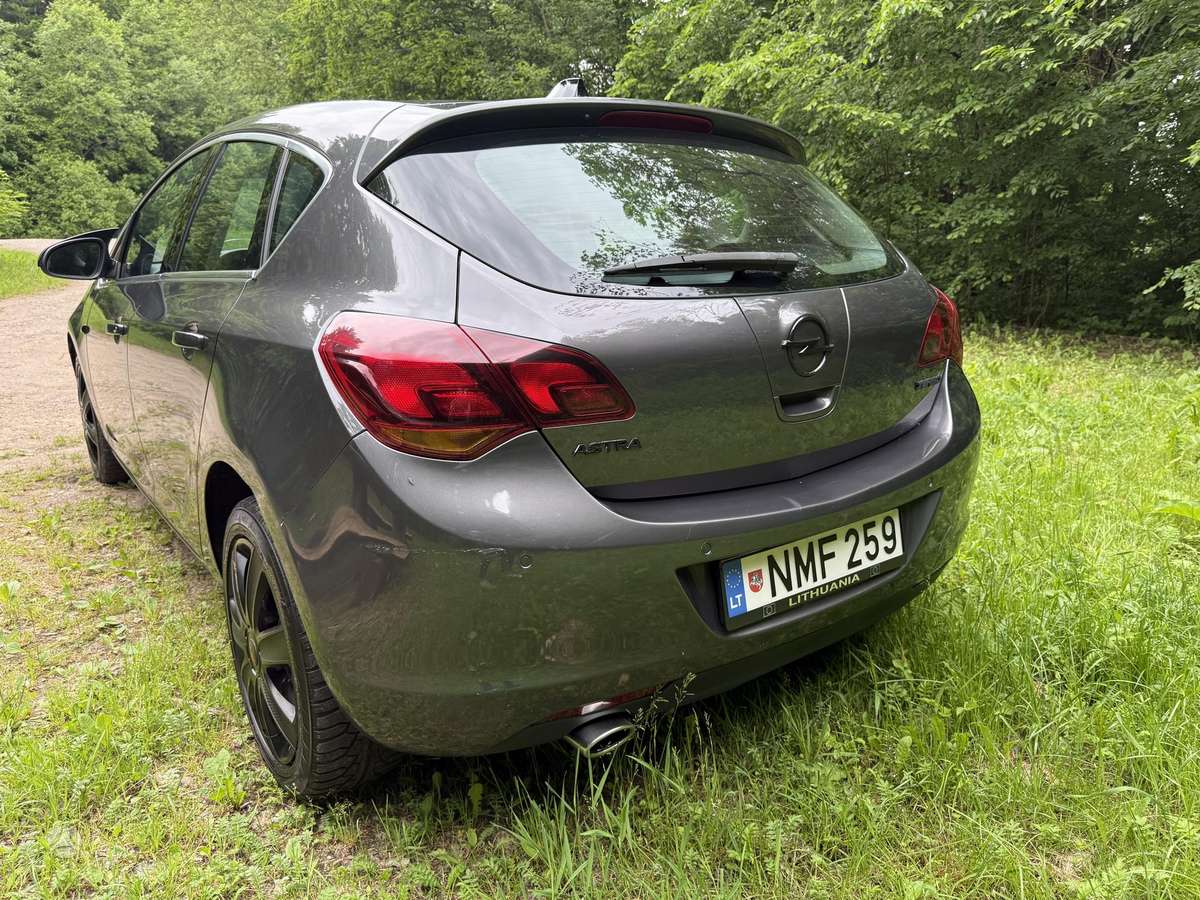 Opel Astra, 1.4 l., Хэтчбек
