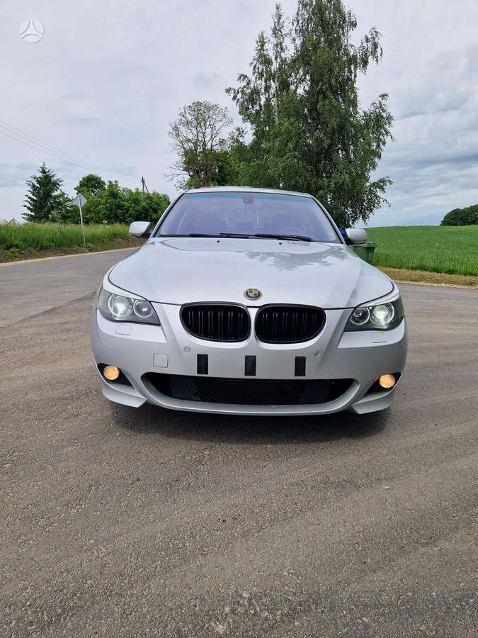BMW 520, sedanas