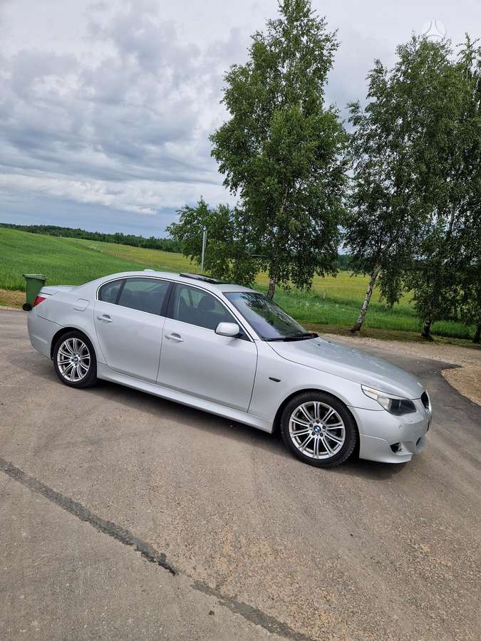 BMW 520, sedanas