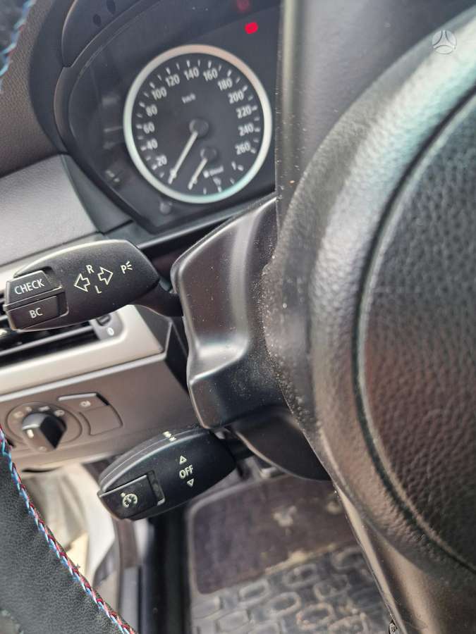 BMW 520, Седан