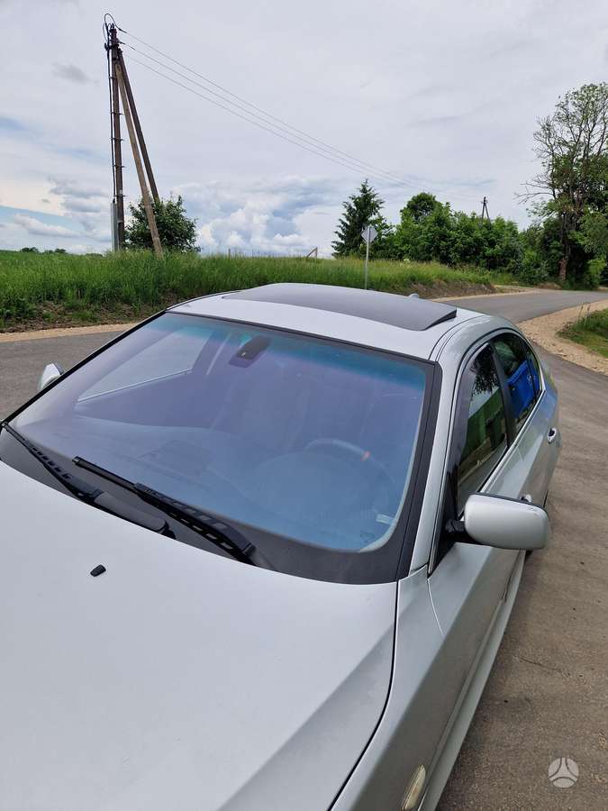 BMW 520, saloon / sedan
