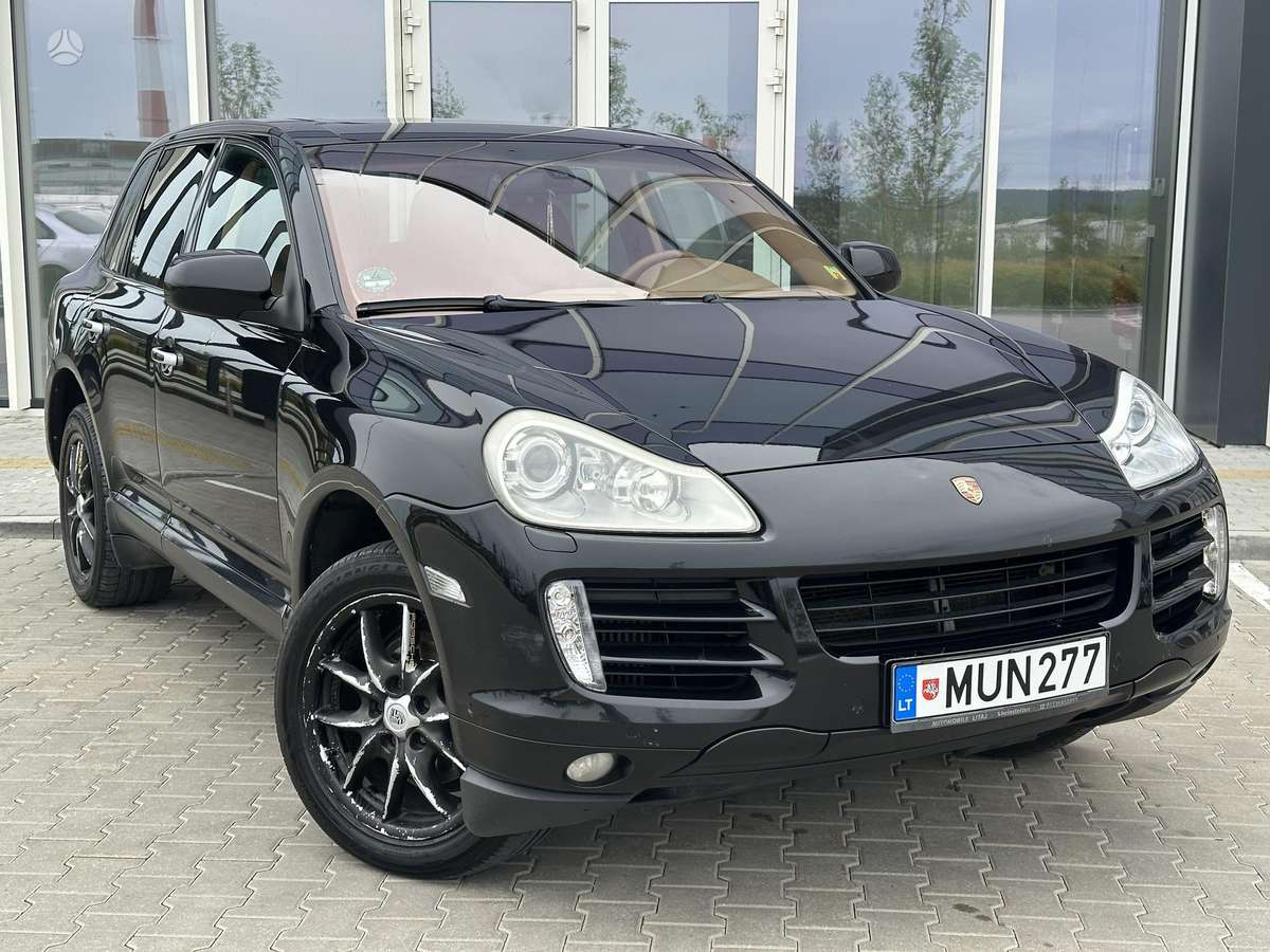 Porsche Cayenne - 1