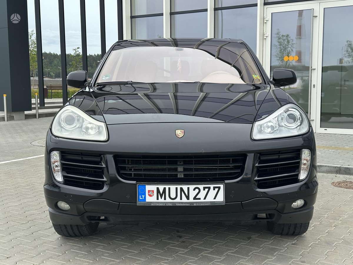 Porsche Cayenne - 2