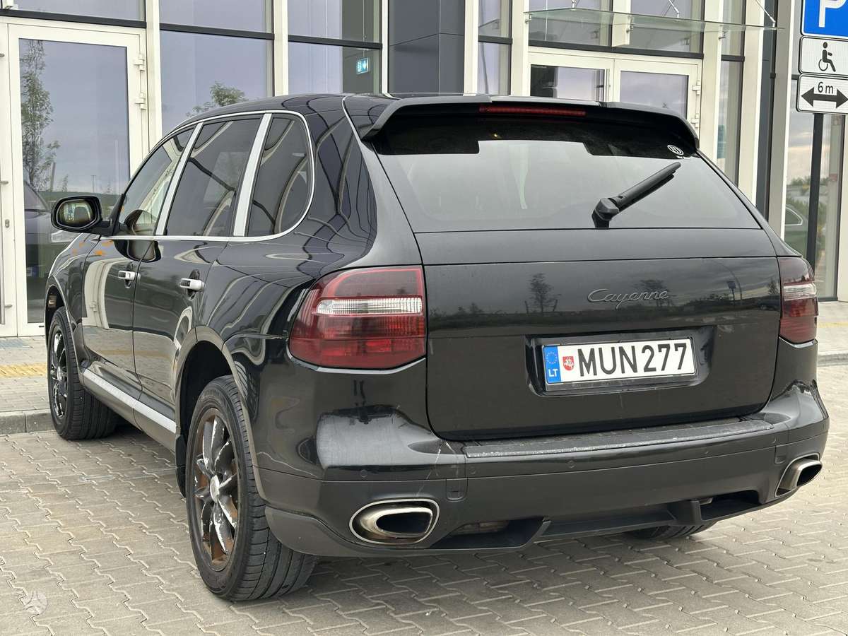 Porsche Cayenne - 4