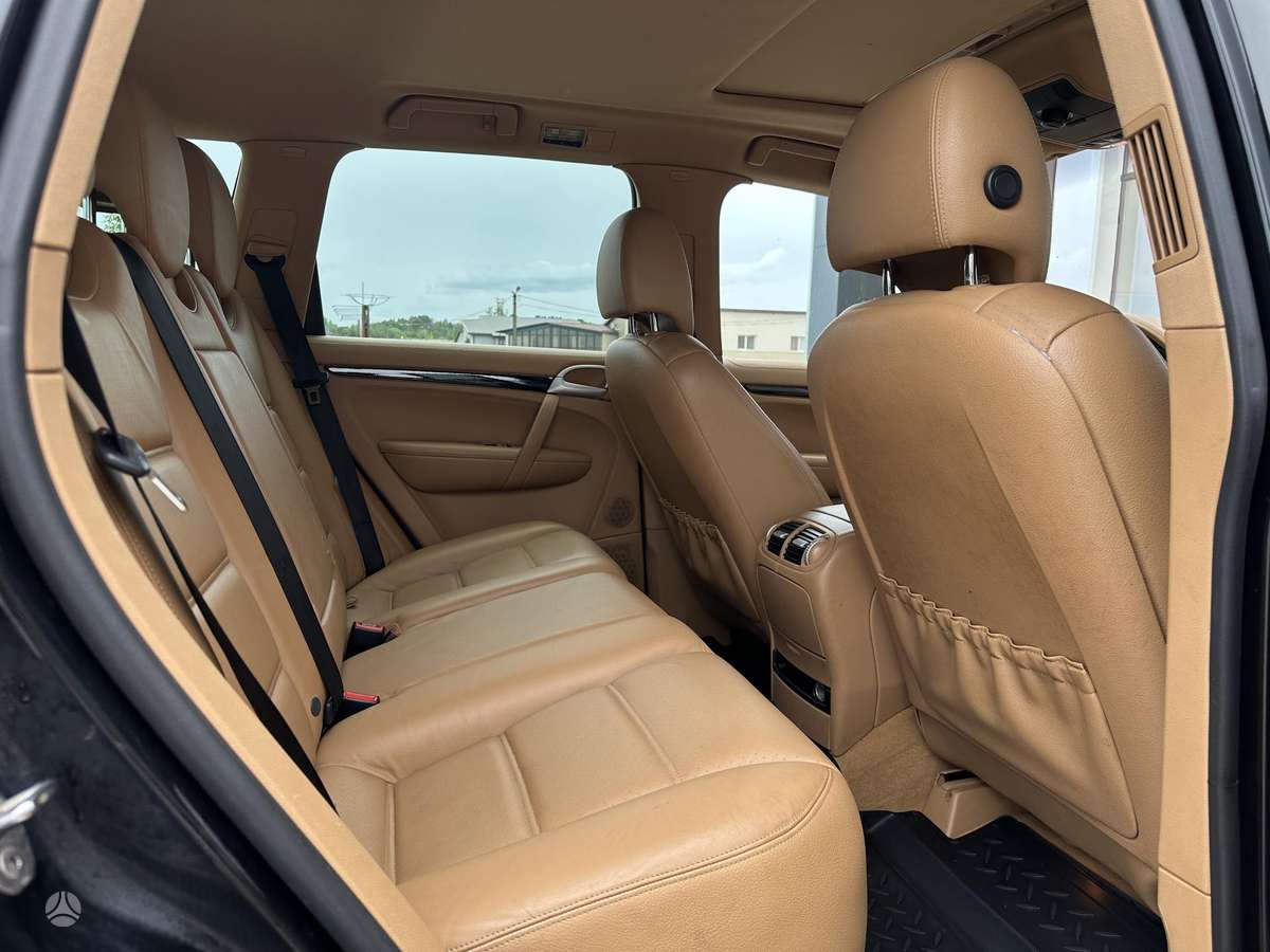 Porsche Cayenne - 10