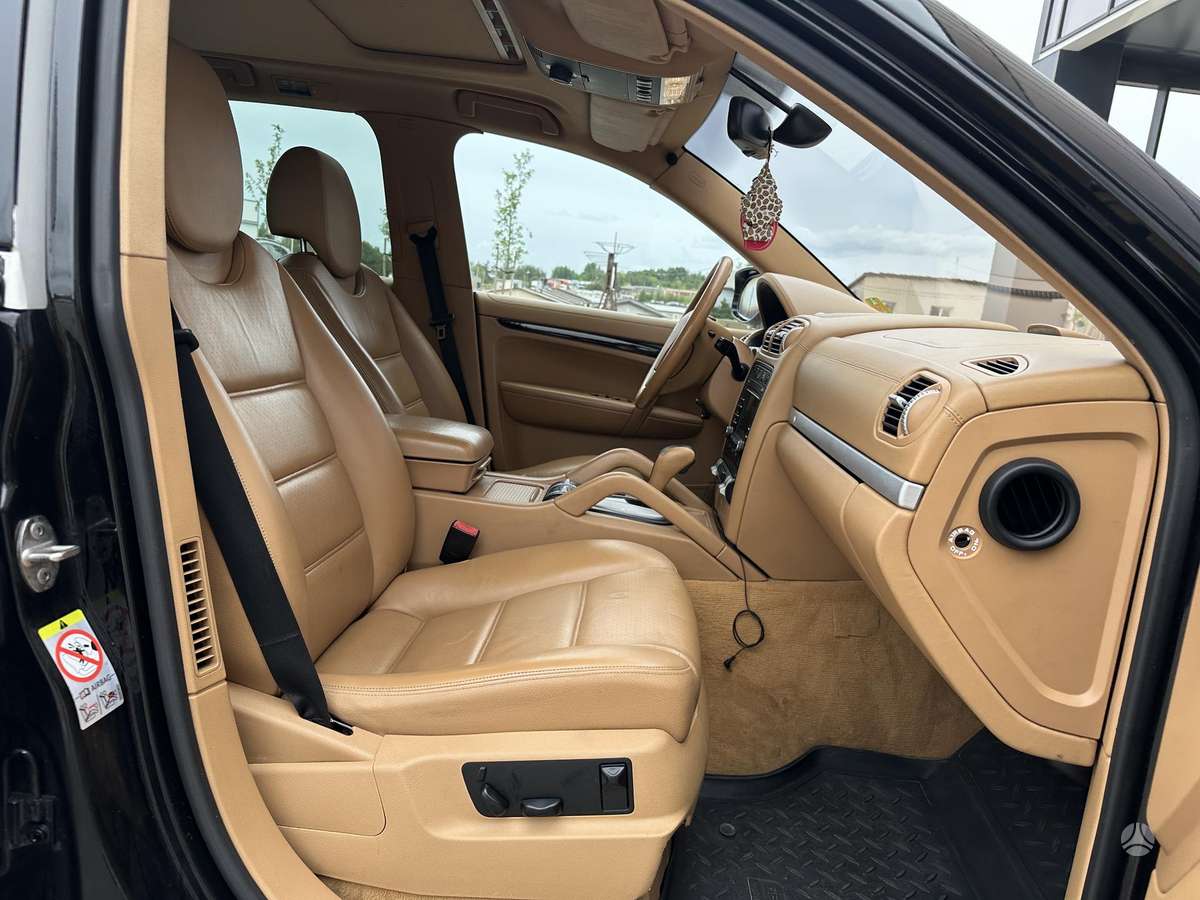 Porsche Cayenne - 11