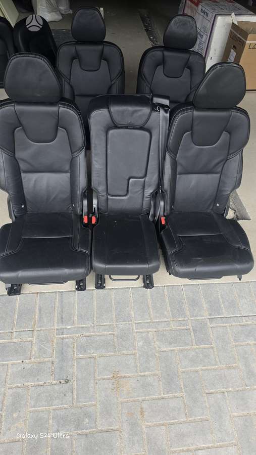 Volvo XC90 salono detalės