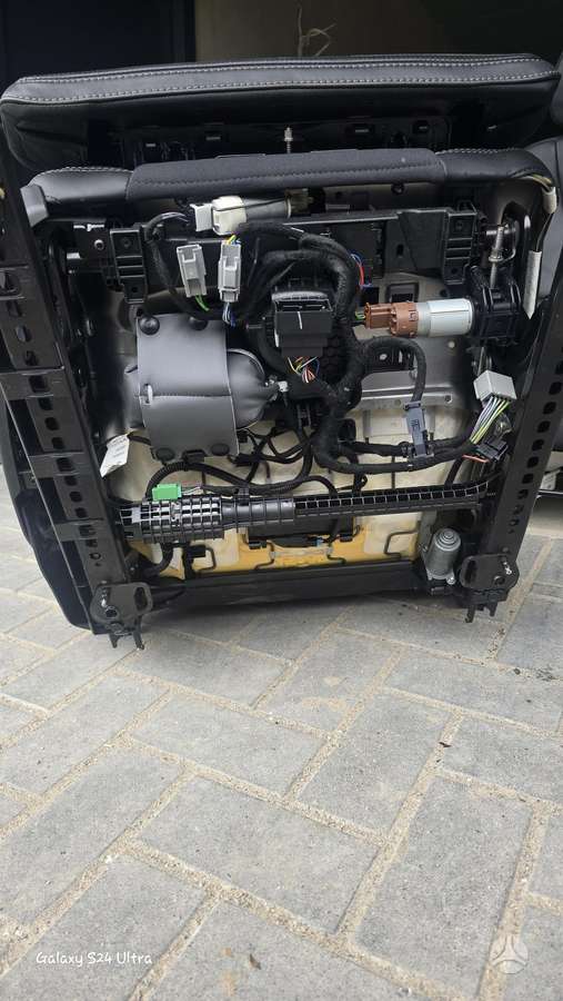 Volvo XC90 salono detalės