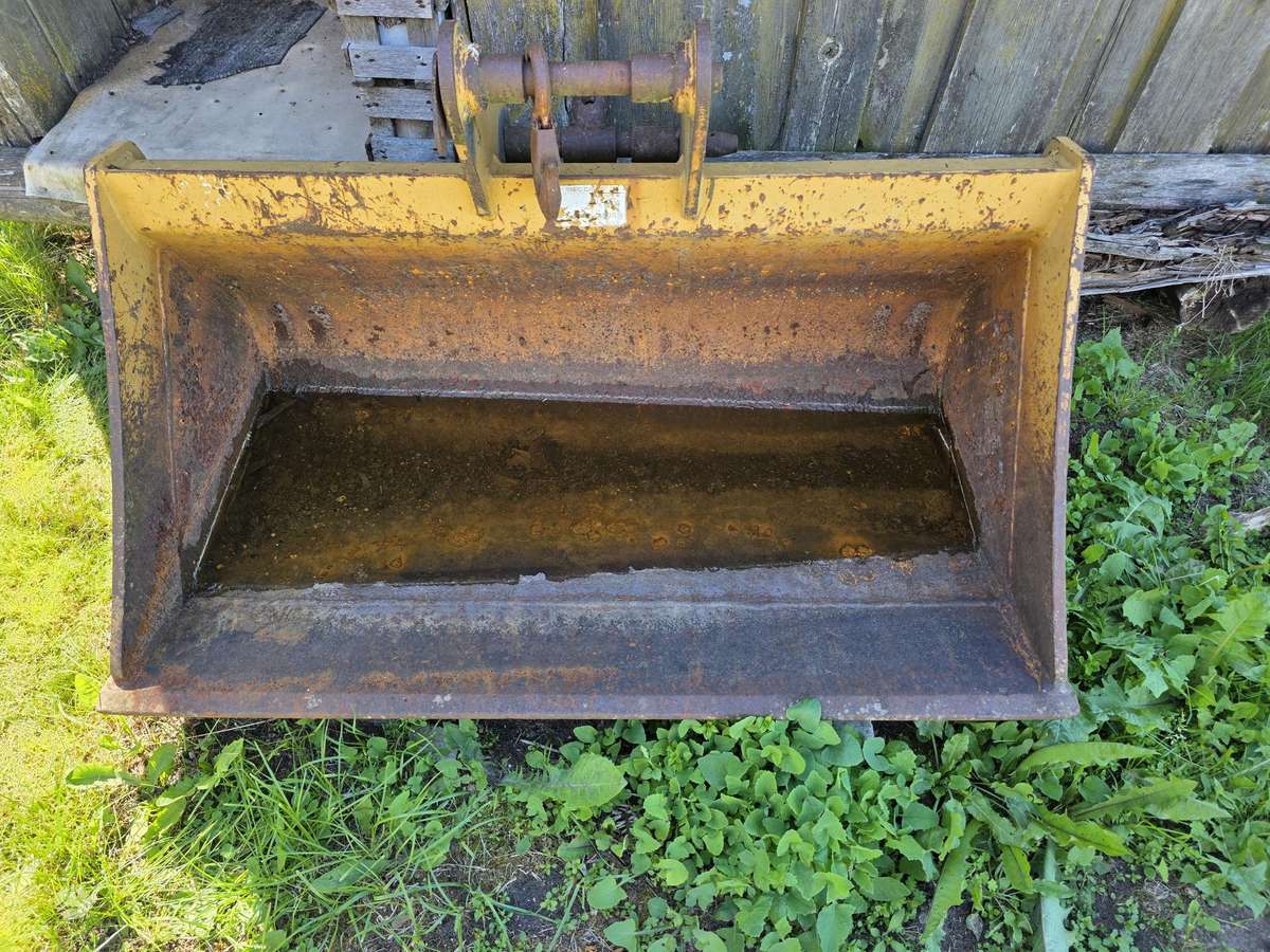John Deere C/N60, buckets