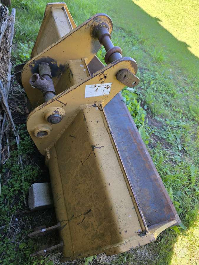 John Deere C/N60, buckets
