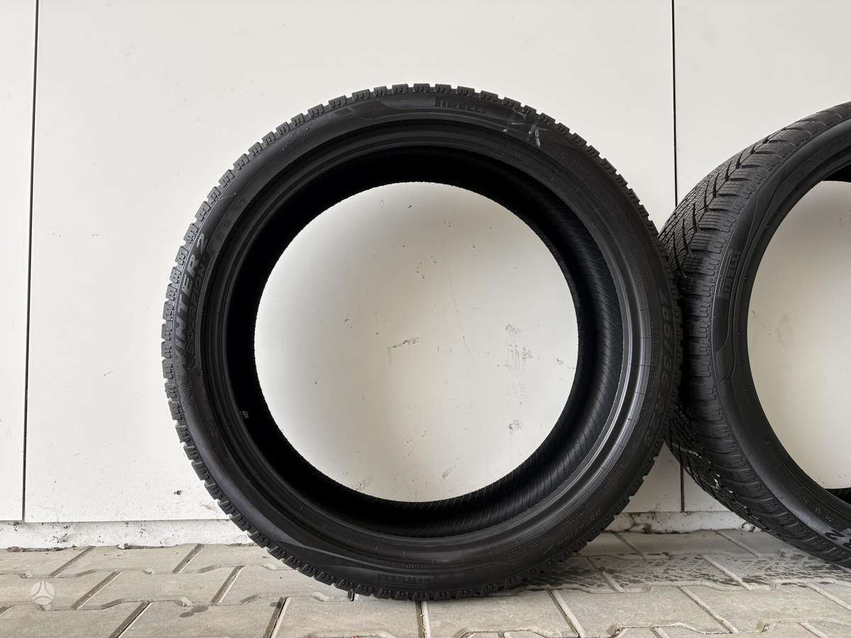 Pirelli Scorpion Winter 2, winter 285/35 R23