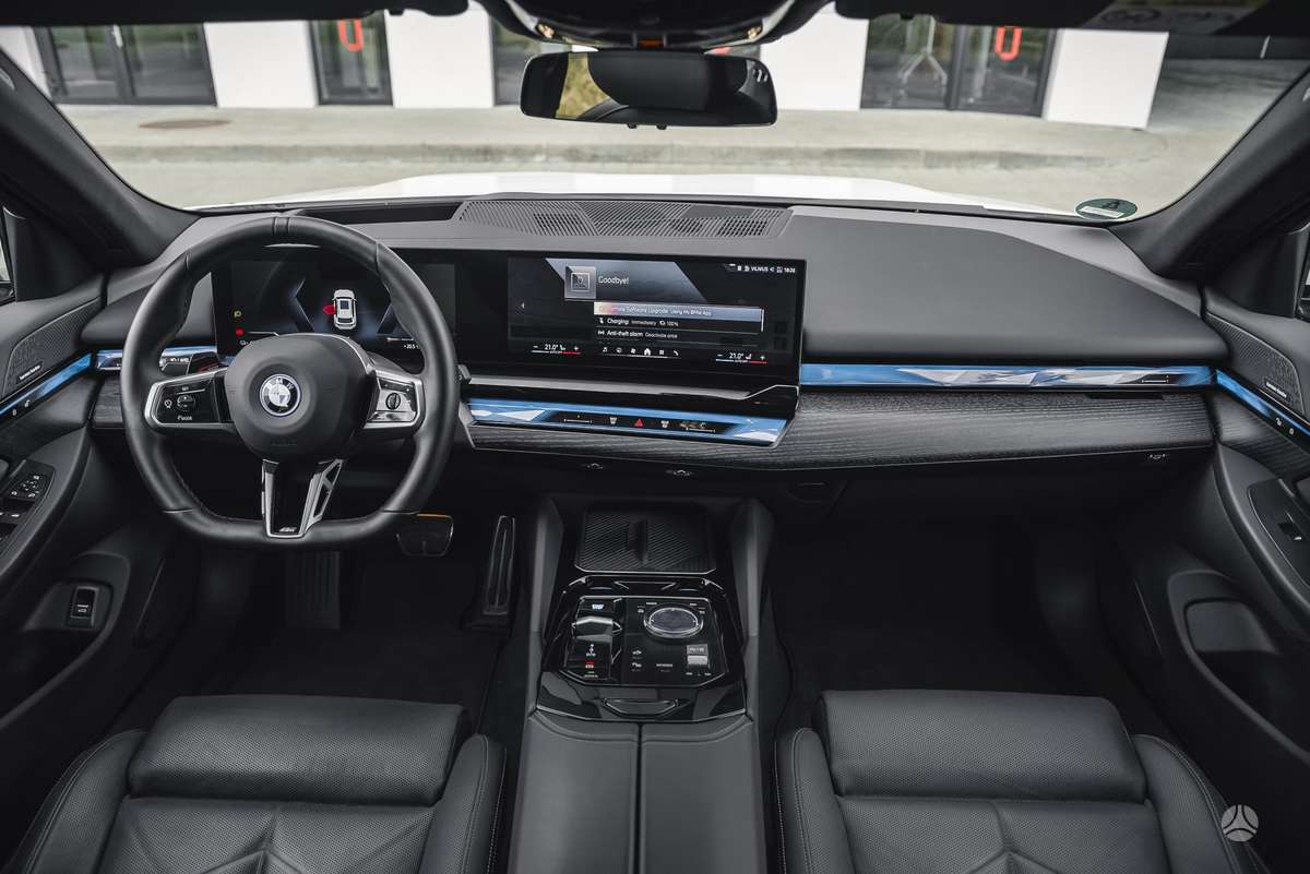 BMW i5, 81 kWh, wagon