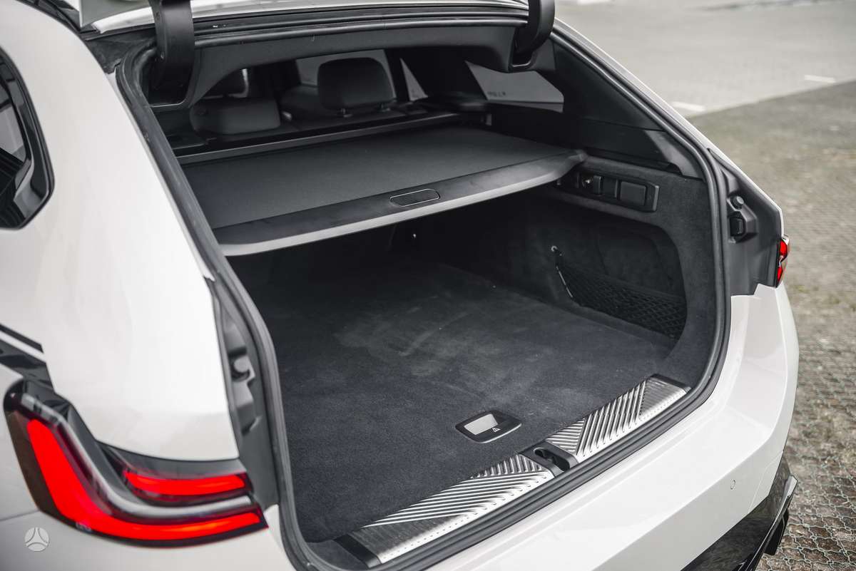 BMW i5, 81 кВт·ч, Универсал
