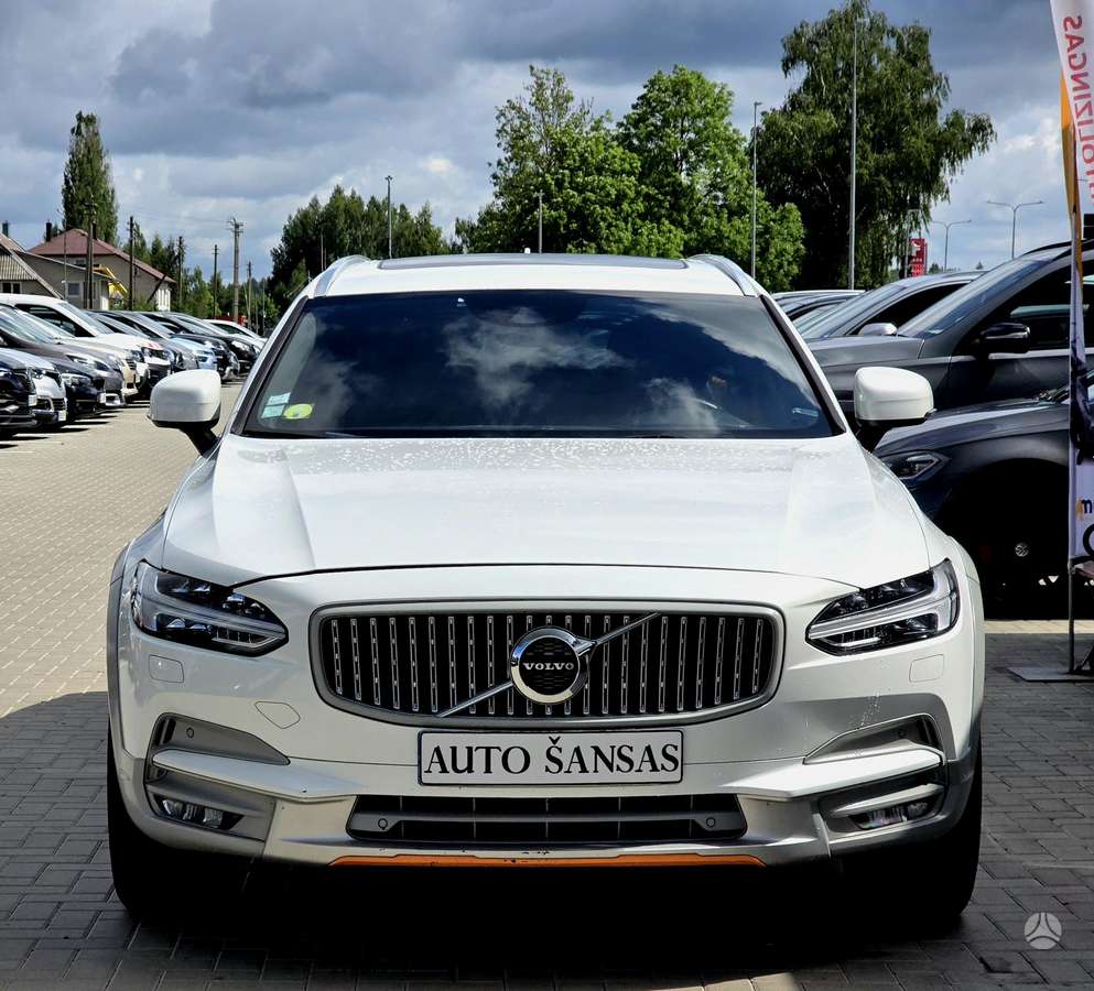 Volvo V90 Cross Country - 3