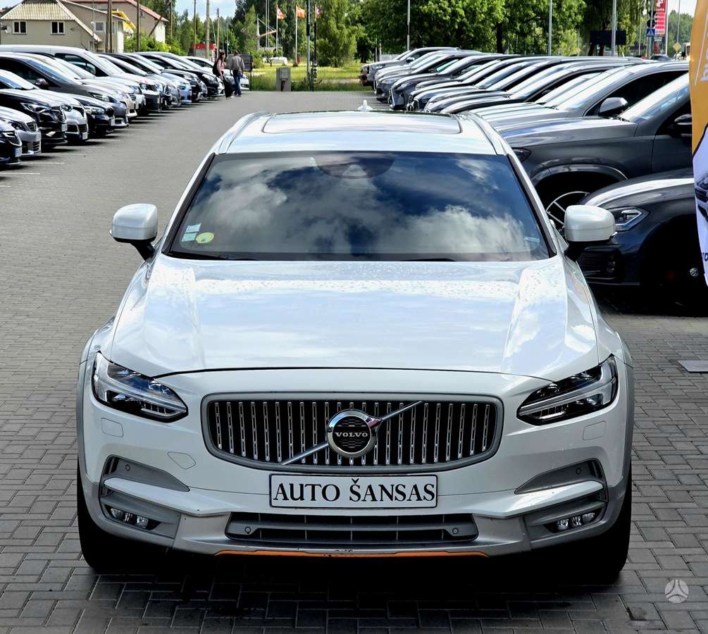 Volvo V90 Cross Country - 4