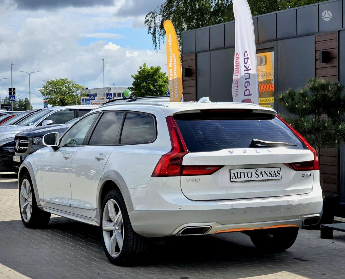 Volvo V90 Cross Country - 7