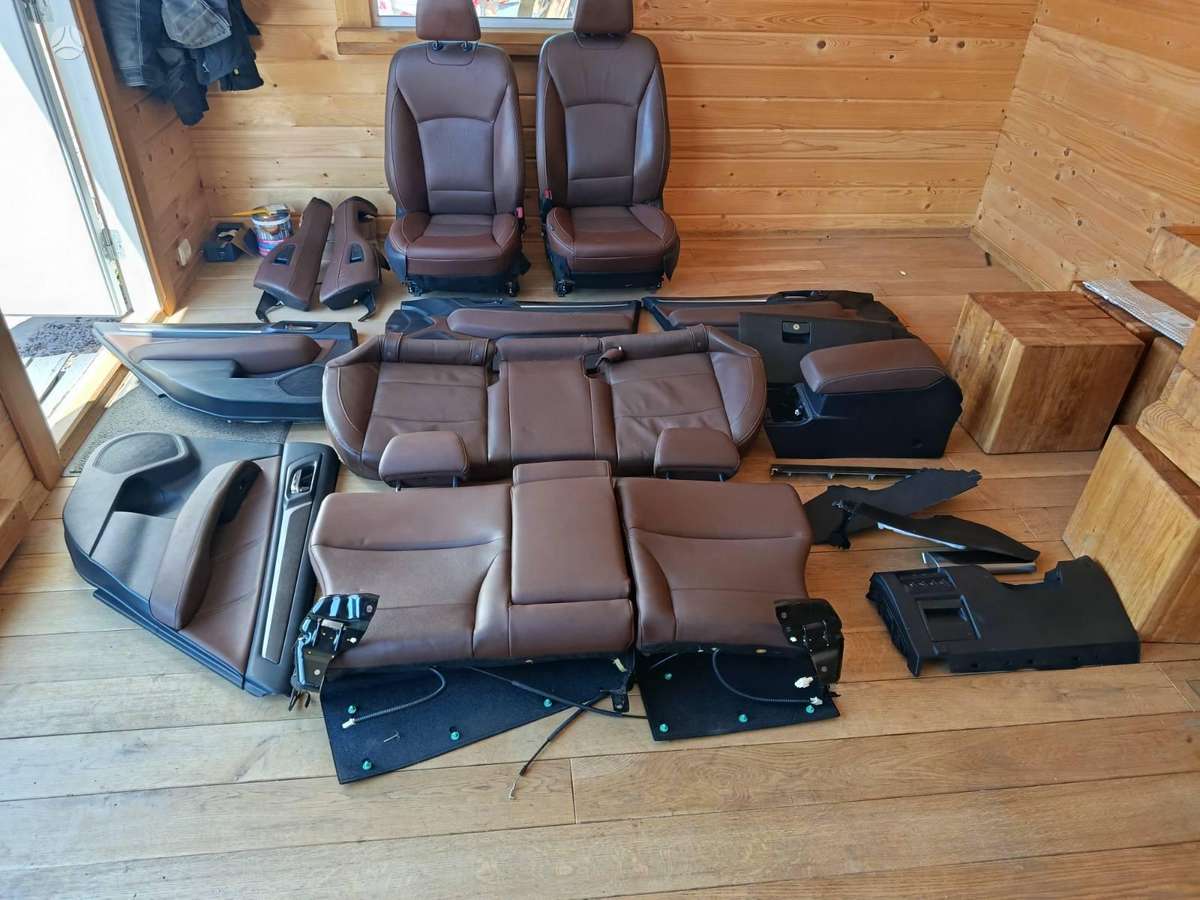 Subaru Outback Tik salonas
