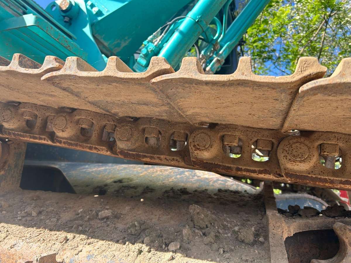 Kobelco SK210LC-9, excavator