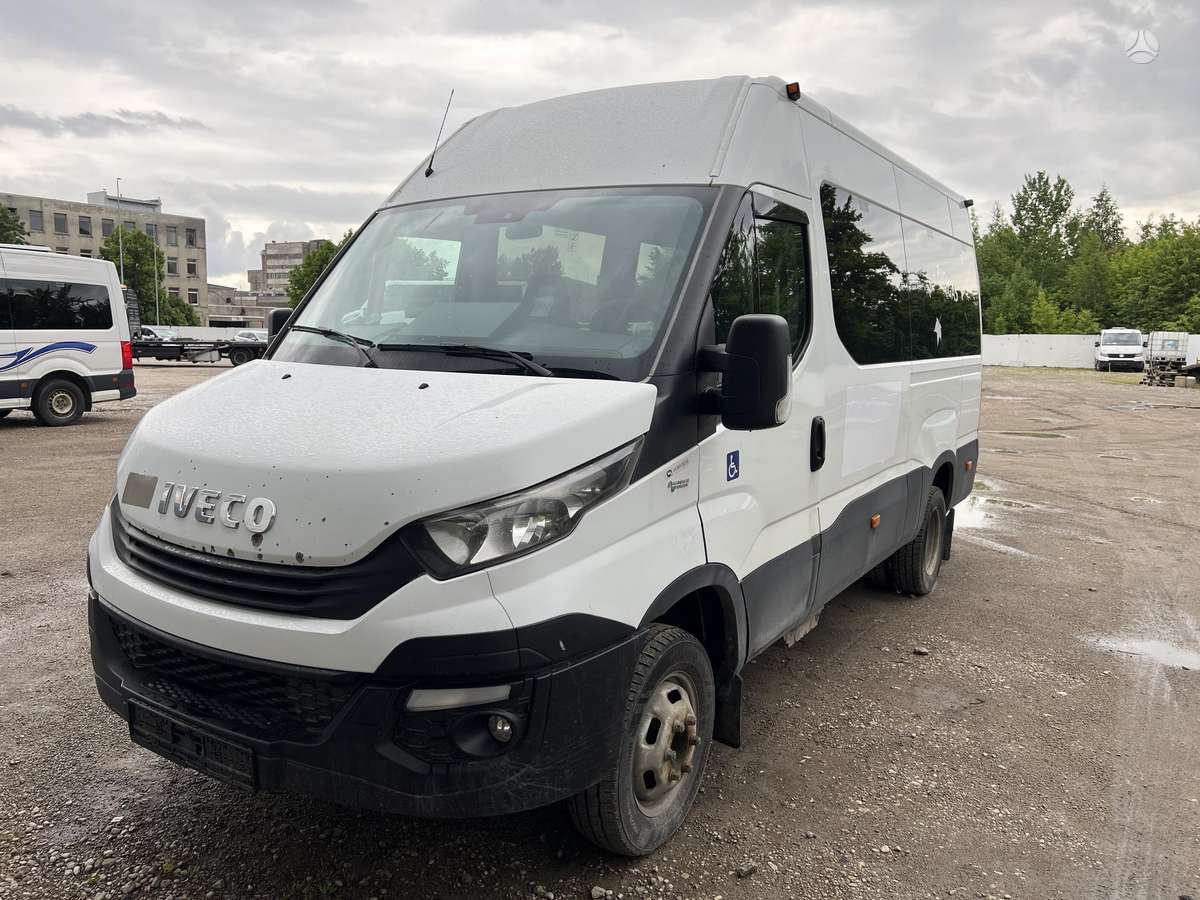 Iveco Daily, passenger vans