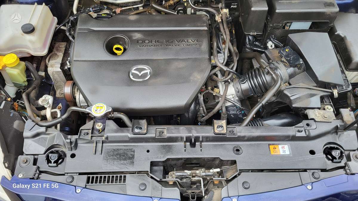 Mazda 5, 2.0 l., Минивэн
