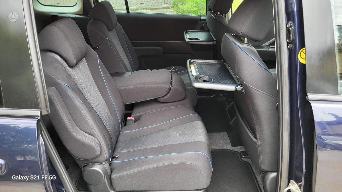 Mazda 5, 2.0 l., Минивэн