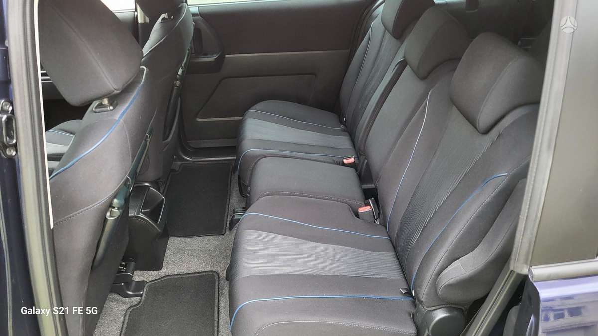 Mazda 5, 2.0 l., Минивэн