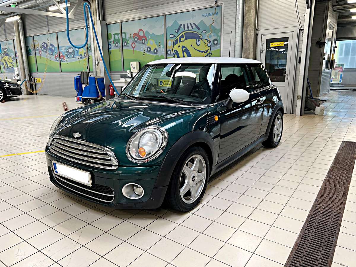 Mini Cooper, 1.6 l., hatchback