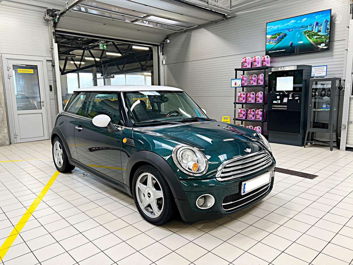 Mini Cooper, 1.6 l., hatchback