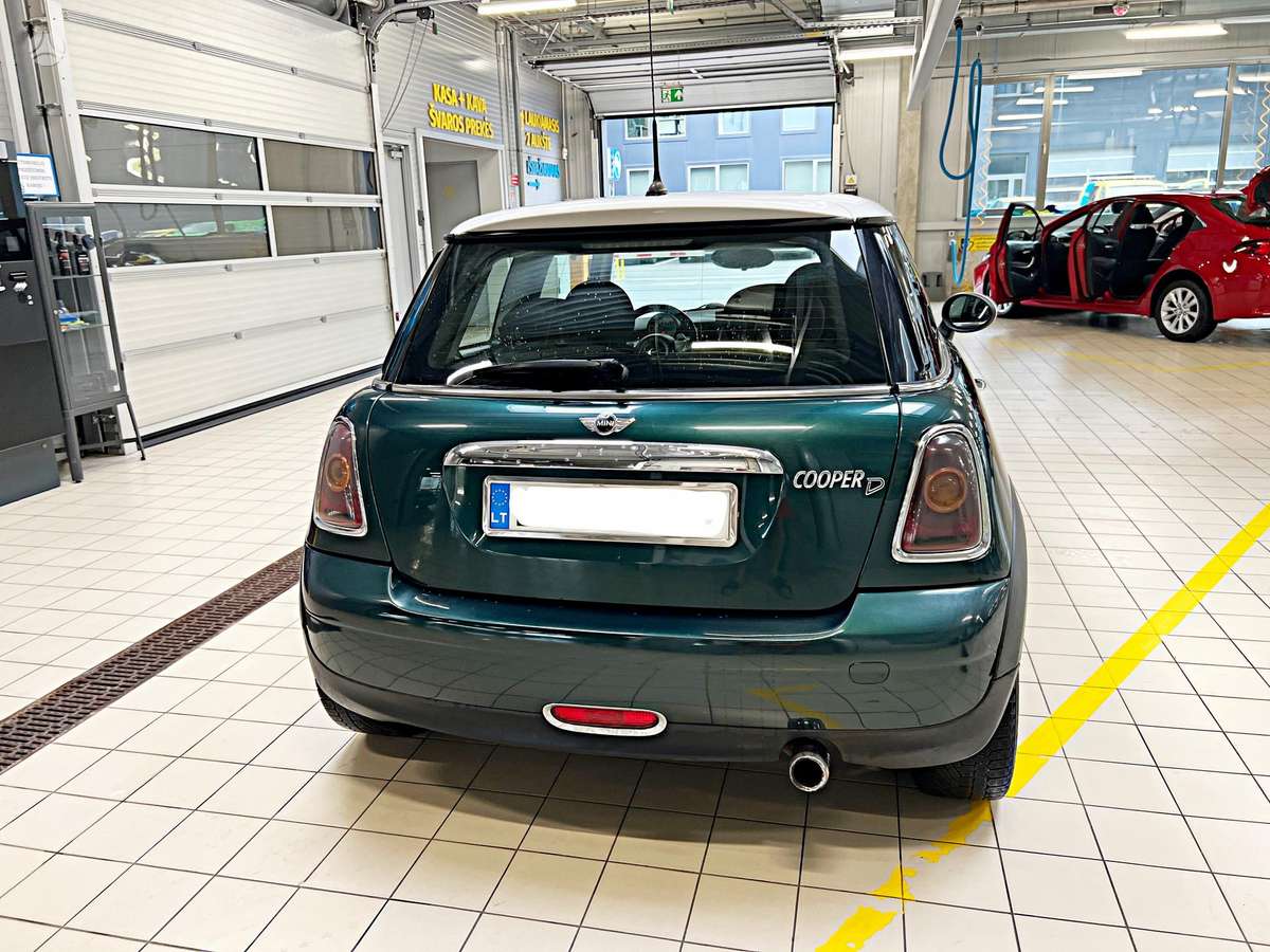 Mini Cooper, 1.6 l., hatchback