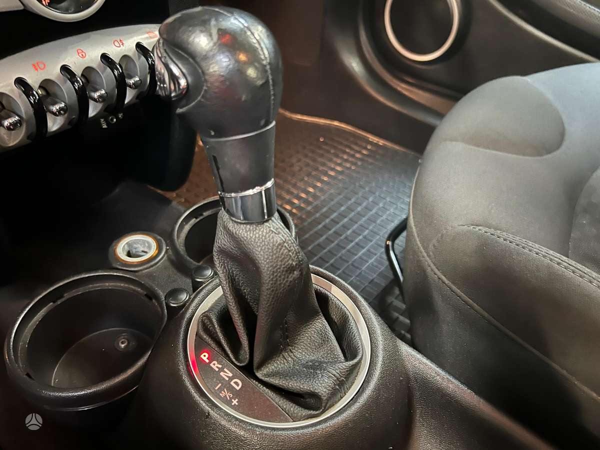 Mini Cooper, 1.6 l., hatchback