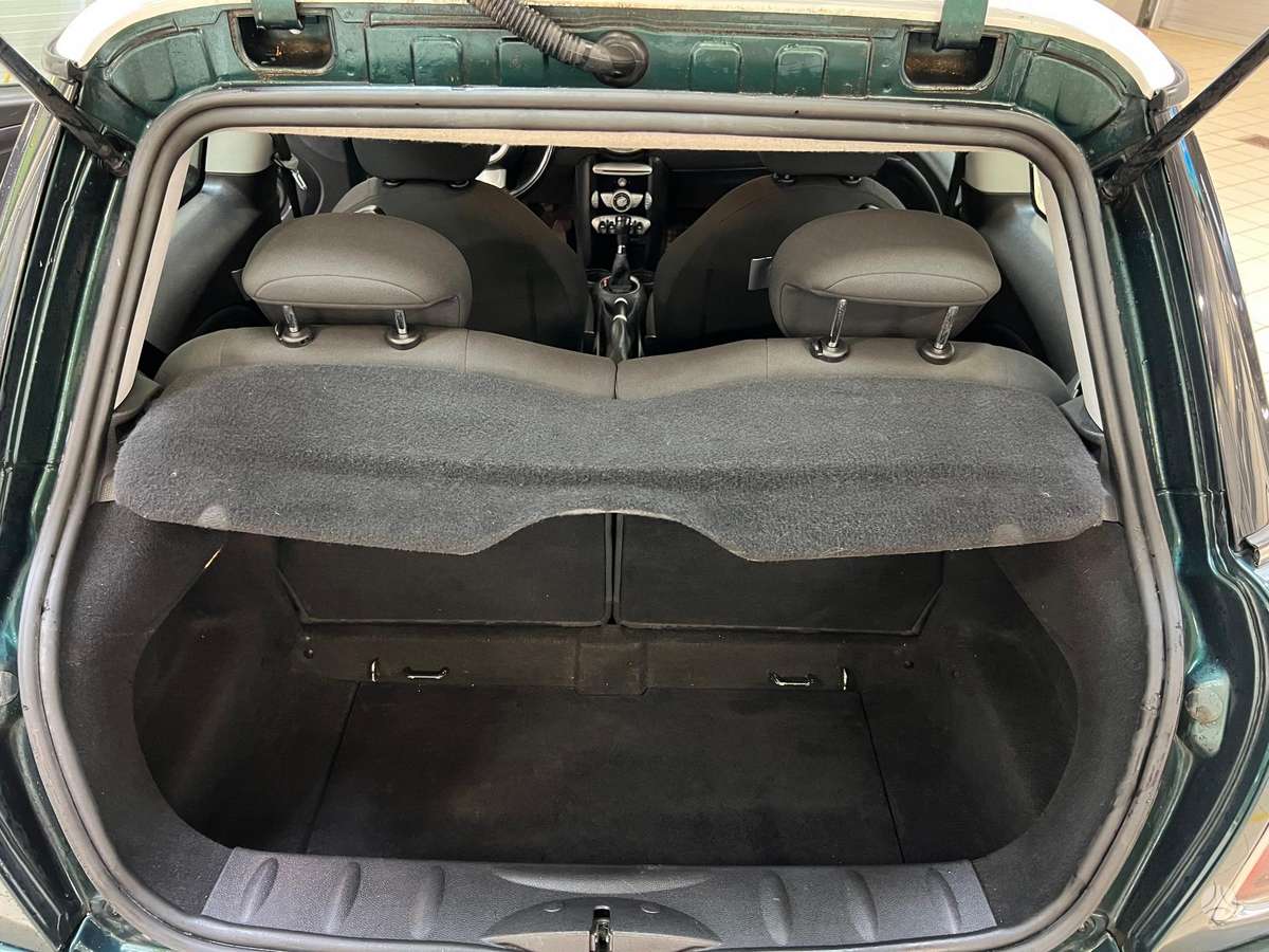 Mini Cooper, 1.6 l., hatchback